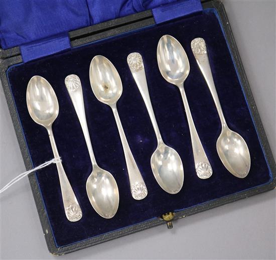 A cased set of six George V silver coffee spoons.